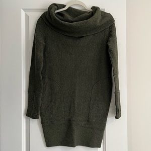 Woman’s Lululemon Long Sleeve Dress